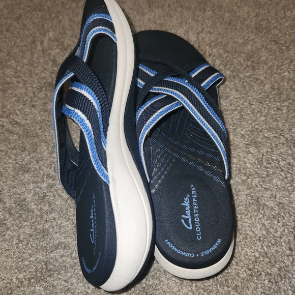 Clarks Cloudsteppers Blue and White Casual Sandals - Picture 2 of 5